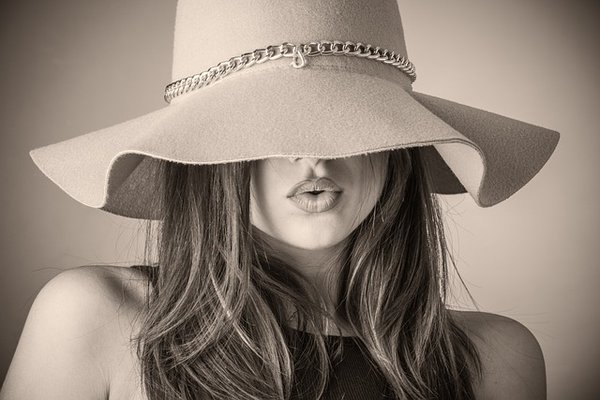 Achat de chapeau-feutre femme : voici l'essentiel à savoir